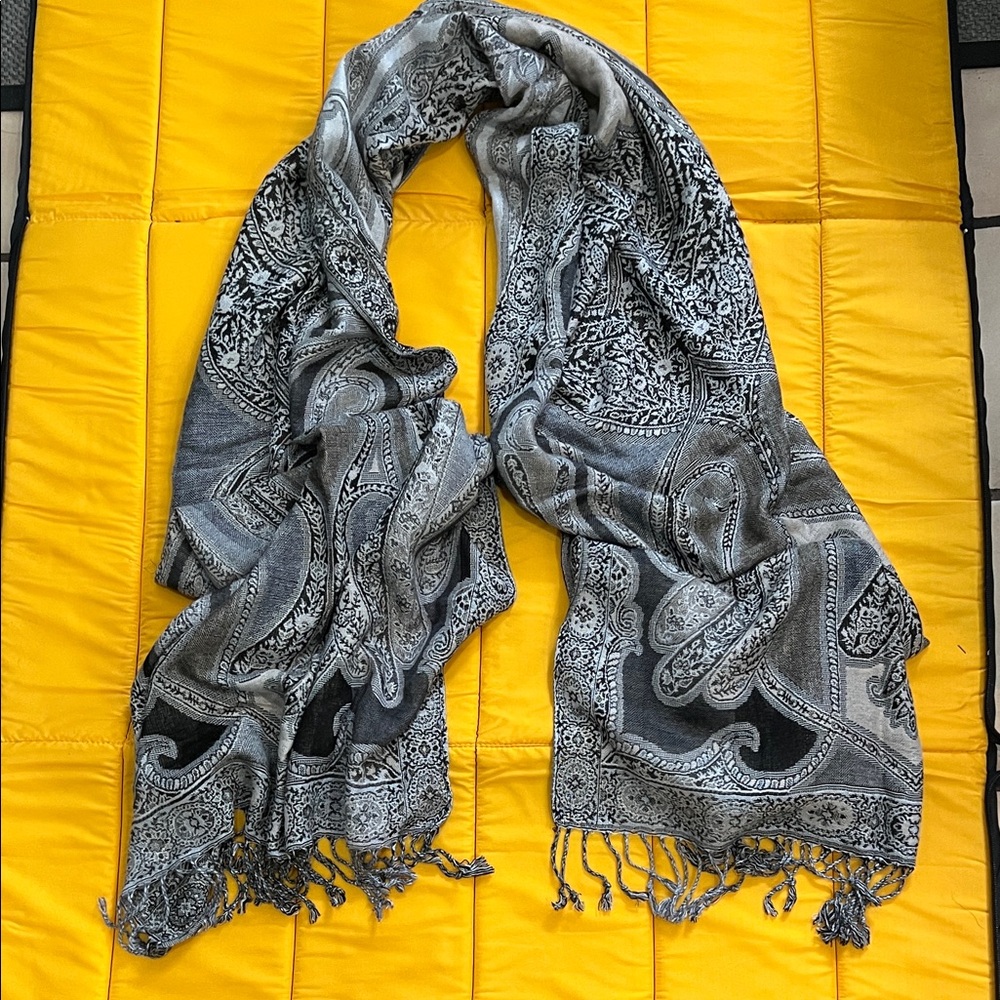Elegant Black and Gray Paisley Scarf OS
